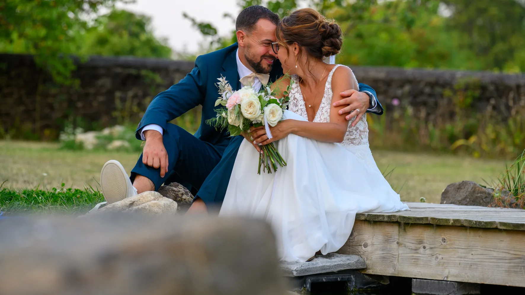 Vin d'honneur sous la toile extérieure à Féligonde